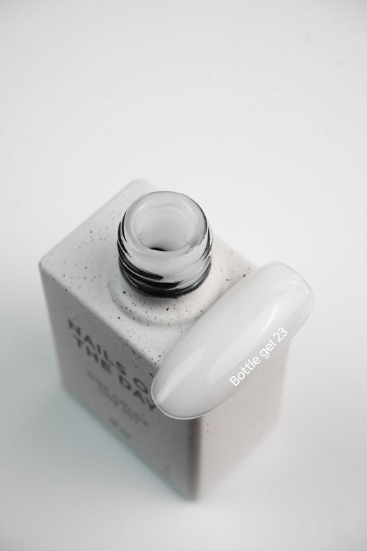 Bottle Gel 23 · NOTD